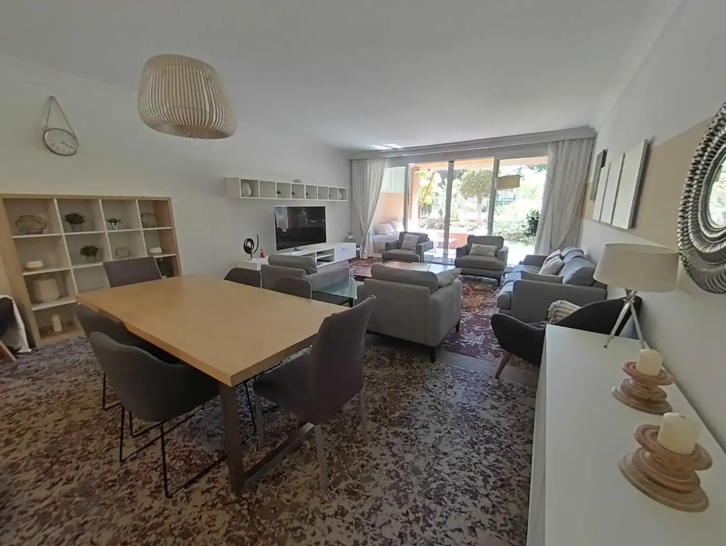 Sala d'estar de Apartament en venda en Marbella amb Terrassa, Traster i Moblat
