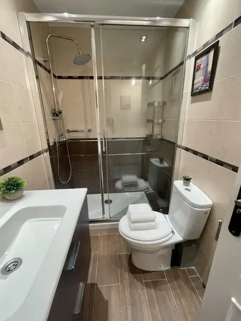 Bathroom of Flat for share in Getafe  with Furnished, Oven and Washing machine