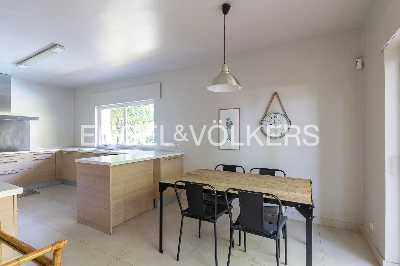 Vista exterior de Casa o xalet en venda en Majadahonda amb Aire condicionat, Calefacció i Jardí privat