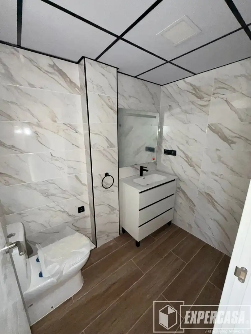 Baño de Piso de alquiler en Llíria con Calefacción