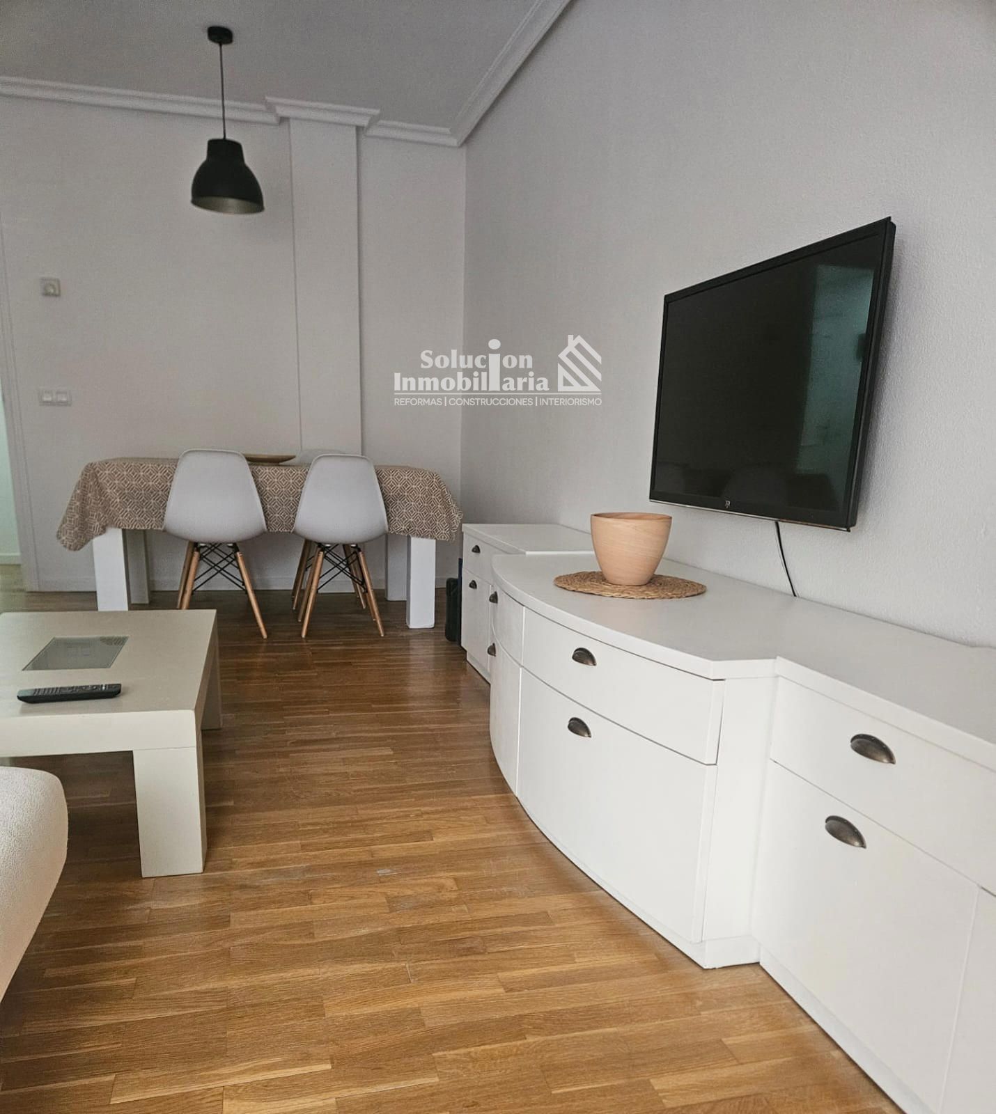 Sala d'estar de Pis de lloguer en Salamanca Capital amb Calefacció, Parquet i Moblat