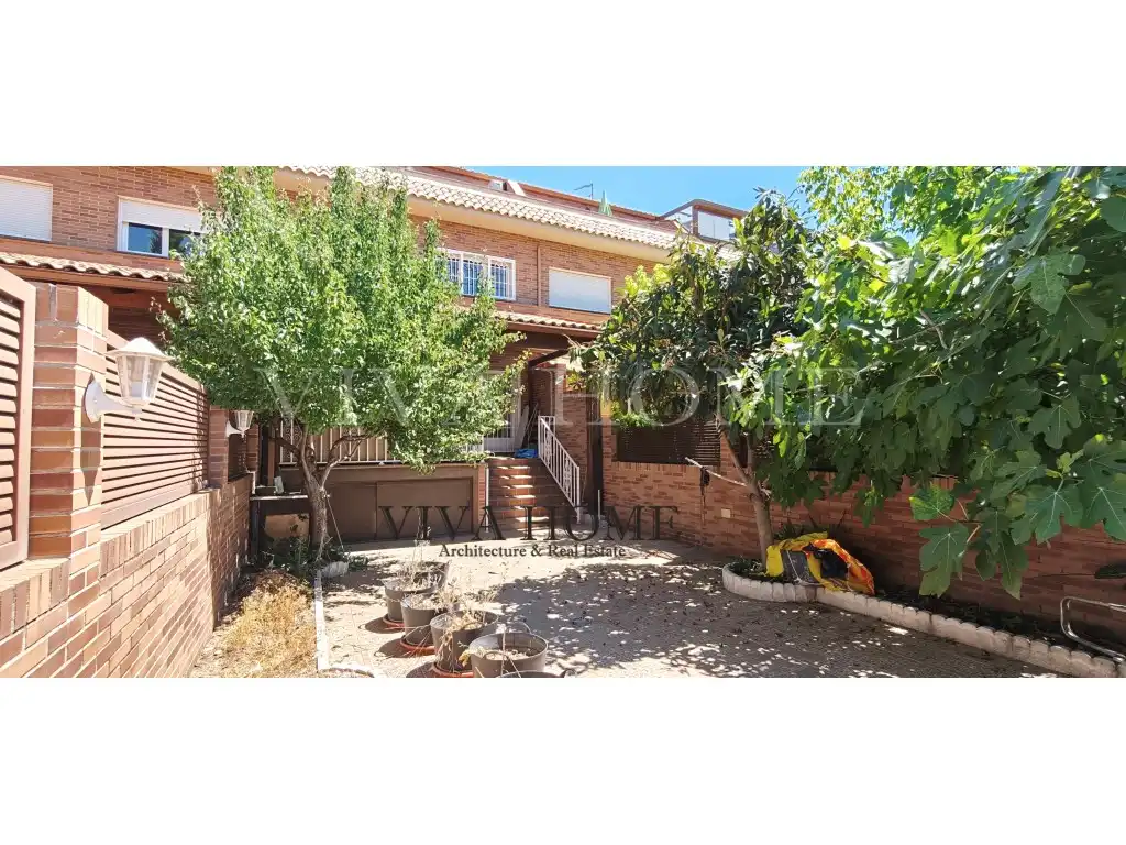 Garden of Houses for sale in Parla