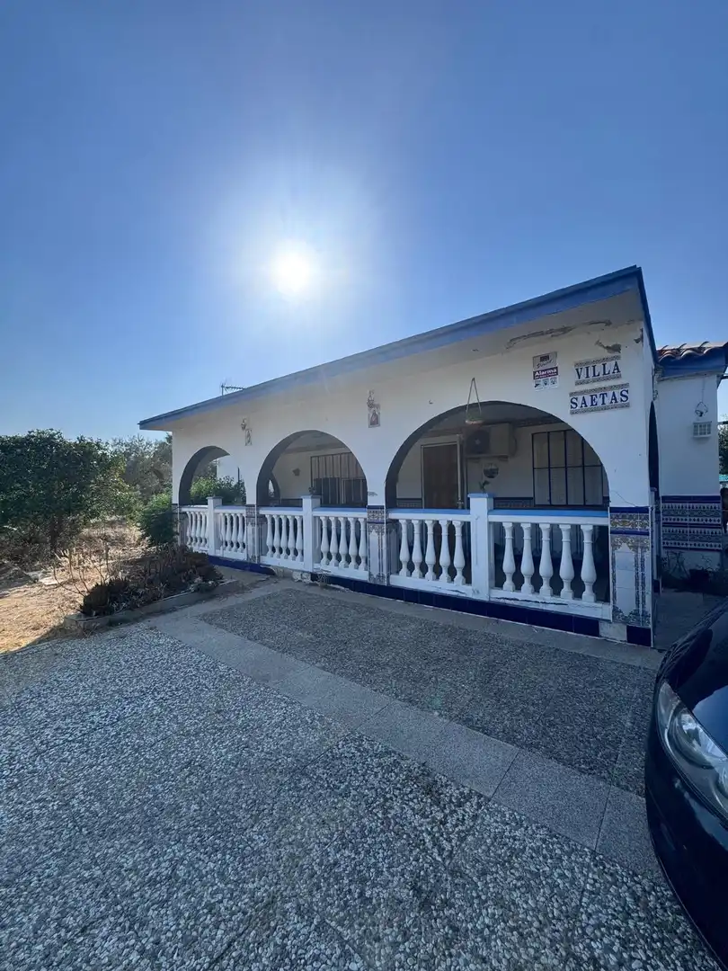 Vista exterior de Finca rústica en venda en Utrera