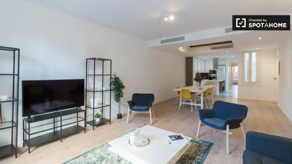 Flat with terrace to rent in Ciutat Vella, imagen 5