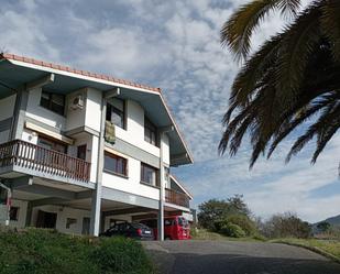 Außenansicht von Haus oder Chalet zum verkauf in Arrankudiaga mit Terrasse und Balkon