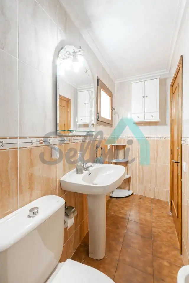 Baño de Dúplex en venta en Boal con Parquet y Trastero