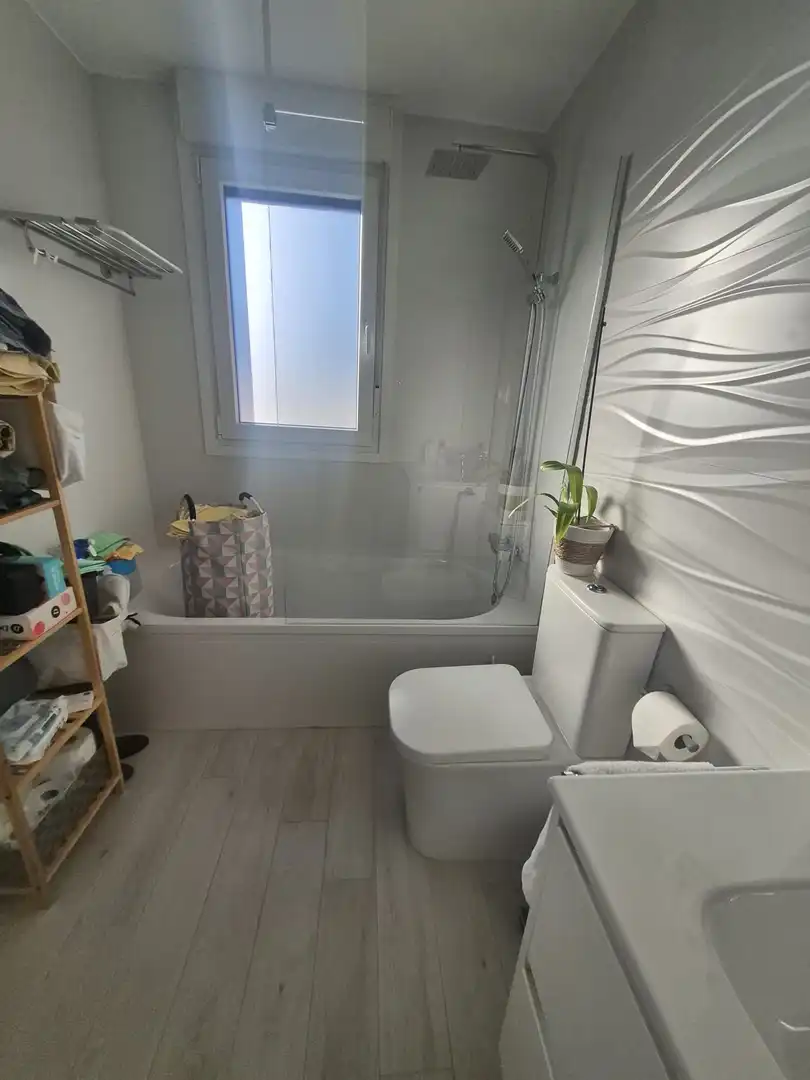 Badezimmer von Wohnung zum Verkauf in Ávila mit Heizung, Terrasse und Abstellraum