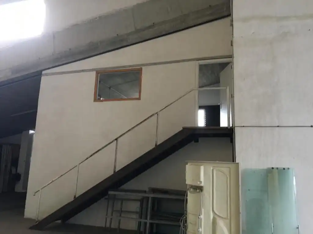 Fabrikhallen zur Miete in Villabona