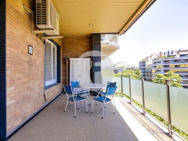 Appartamento con balcone in vendita a Eixample