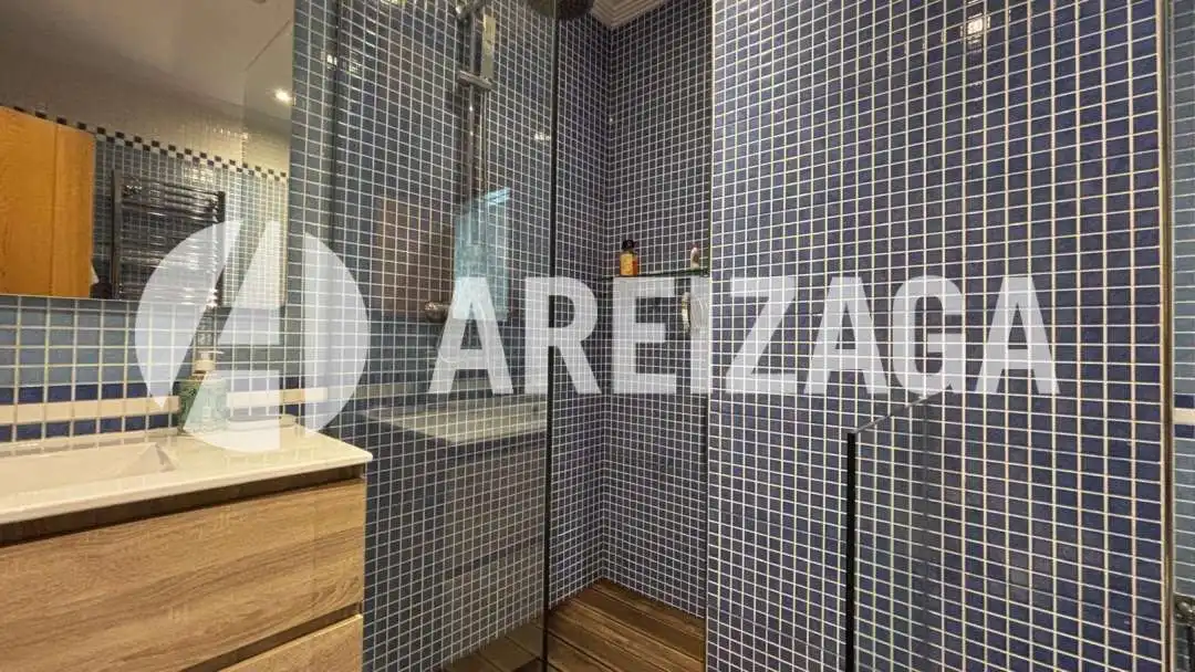 Badezimmer von Wohnung zur Miete in Donostia - San Sebastián  mit Klimaanlage und Heizung