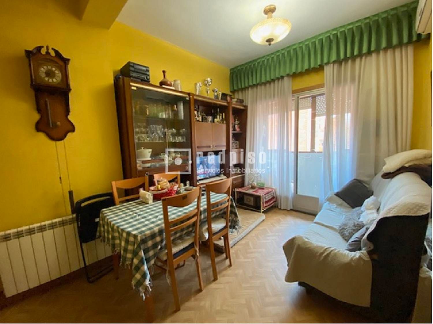 Living room of Flat for sale in  Madrid Capital  with Heating and Terrace