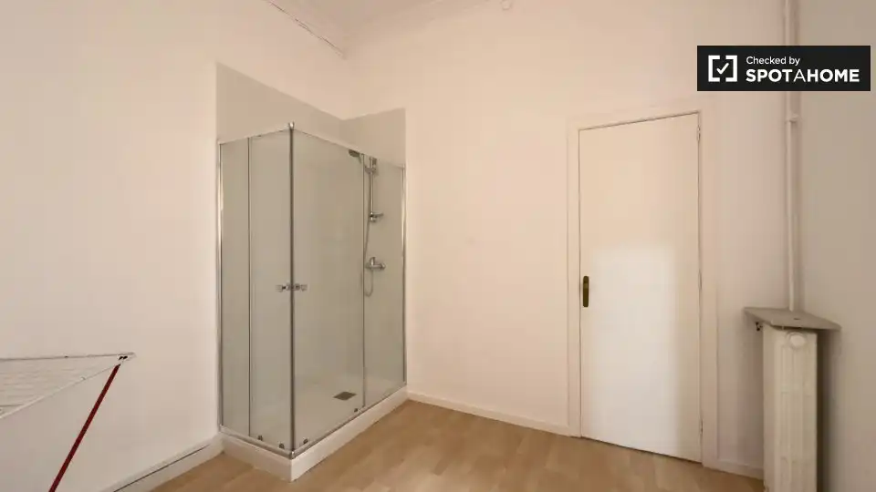 Habitación de Piso de alquiler en Barcelona con Aire acondicionado, Calefacción y Amueblado