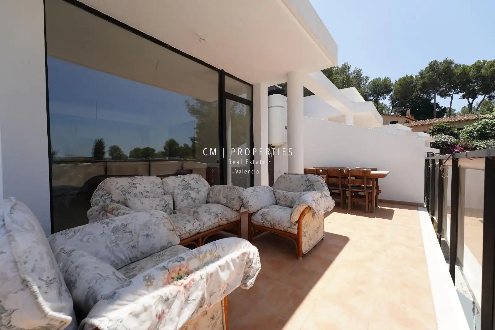 Terraza de Casa adosada de alquiler en Chiva con Aire acondicionado, Calefacción y Jardín privado