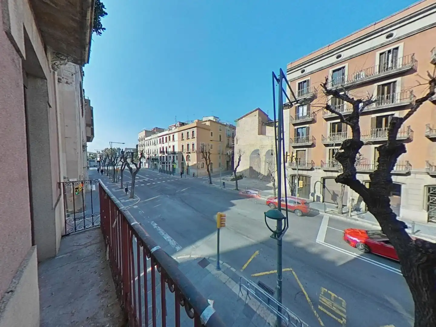 Vista exterior de Edificio en venta en Tarragona