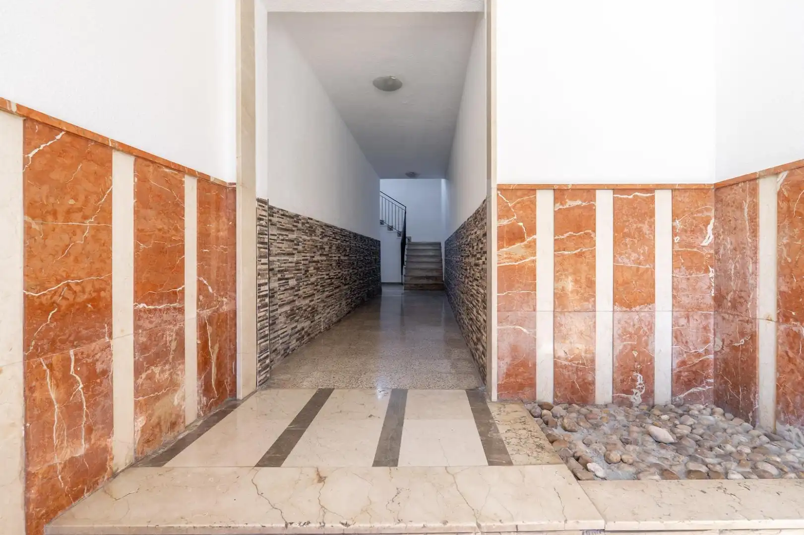 Flat for sale in Granada  with Balcony
