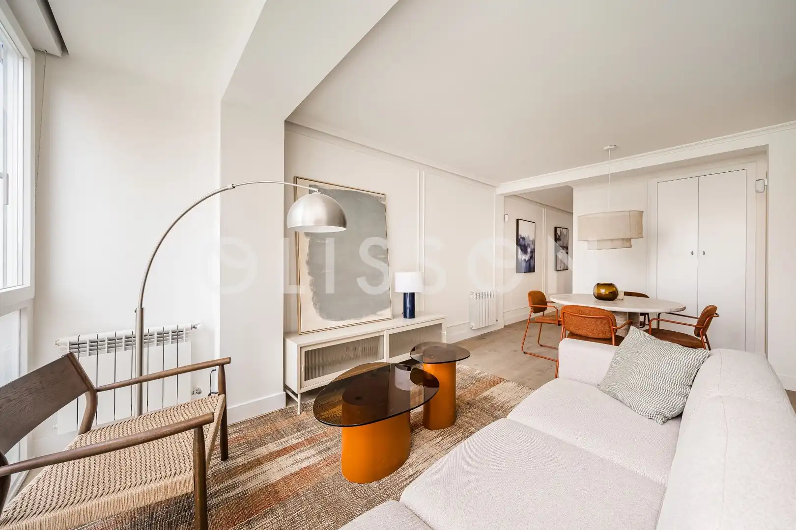 Sala d'estar de Apartament en venda en  Madrid Capital amb Aire condicionat, Calefacció i Moblat
