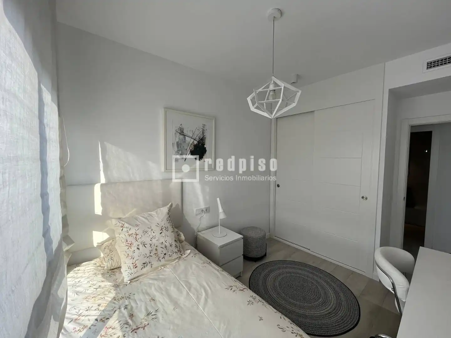 Schlafzimmer von Dachboden zur Miete in Málaga mit Klimaanlage, Privatgarten und Terrasse