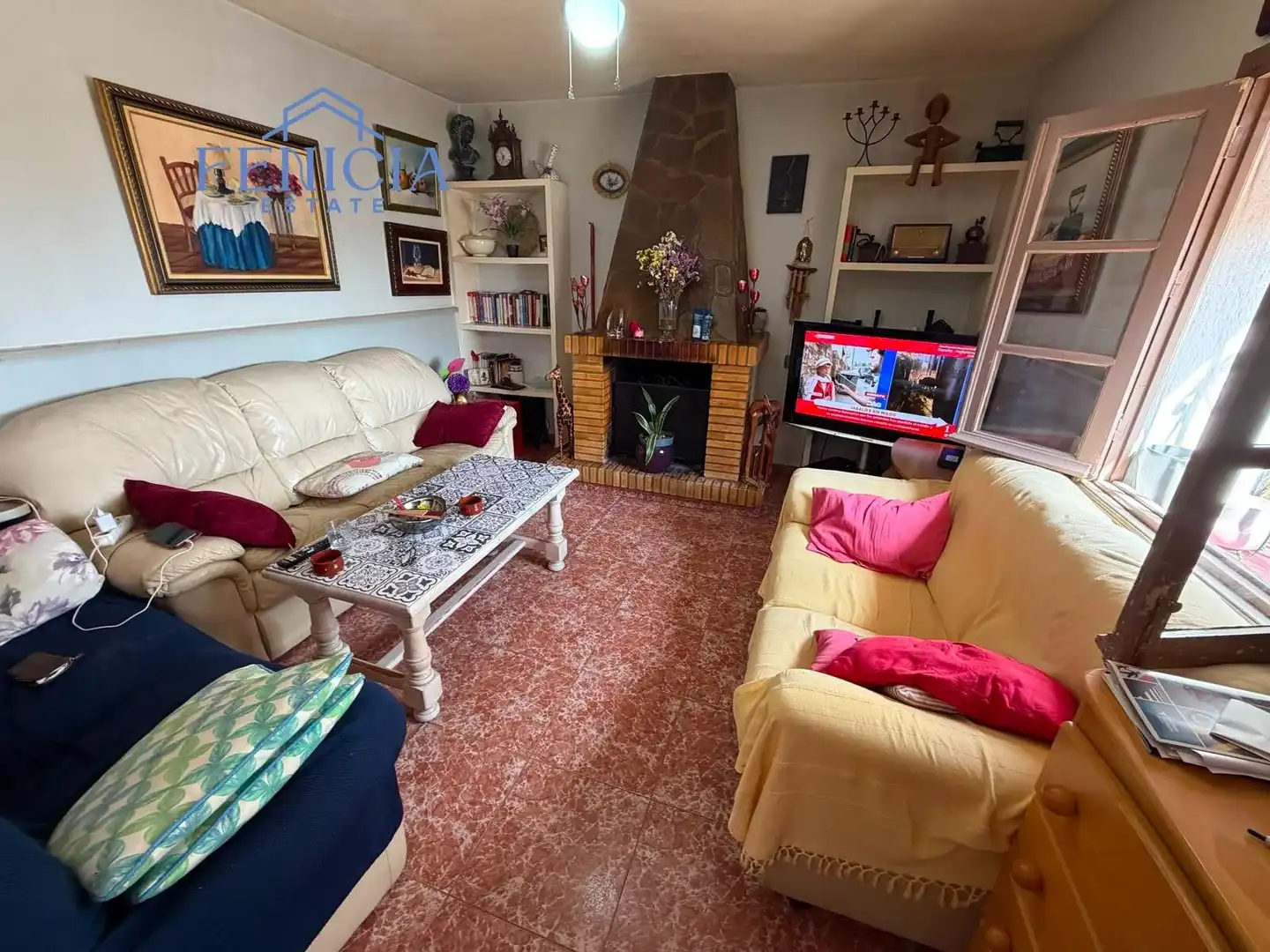 Sala d'estar de Finca rústica en venda en Almuñécar amb Aire condicionat i Jardí privat