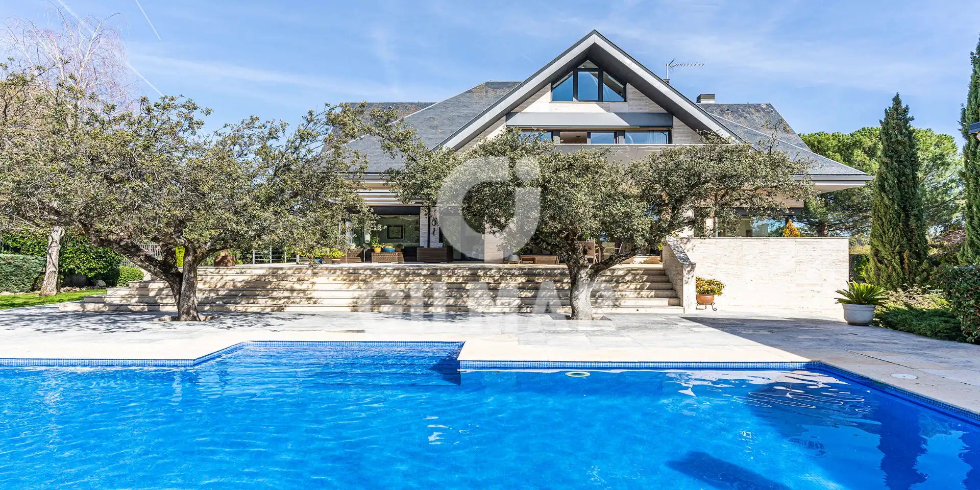Piscina de Casa o chalet en venta en Las Rozas de Madrid con Aire acondicionado, Calefacción y Jardín privado