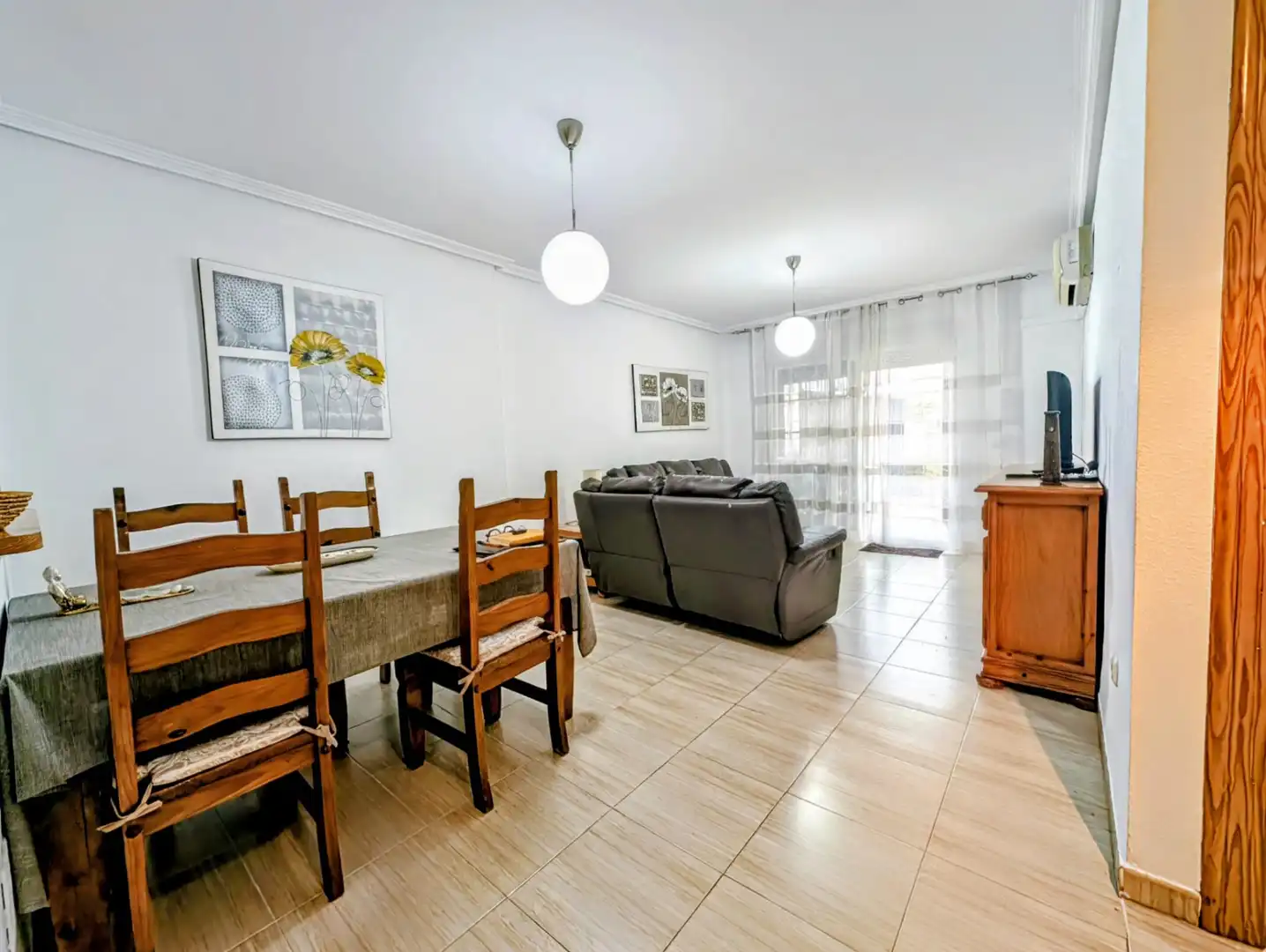 Living room of Ground floor for sale in Roquetas de Mar  with Air Conditioner, Heating and Terrace