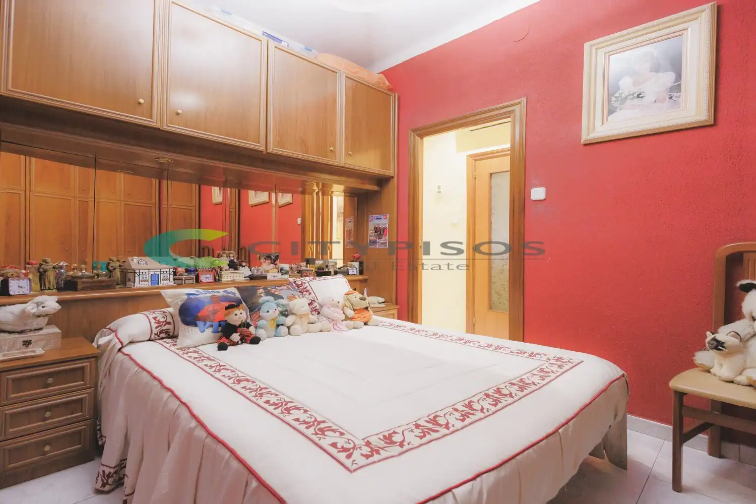 Bedroom of Flat for sale in Barcelona  with Air Conditioner and Oven