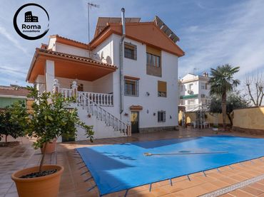 Chalet con balcón en venta en Villa de Otura