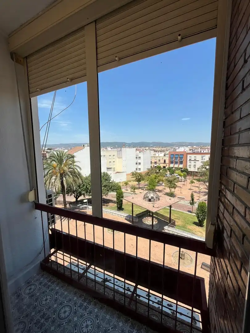 Vista exterior de Pis de lloguer en Córdoba amb Parquet, Terrassa i Moblat