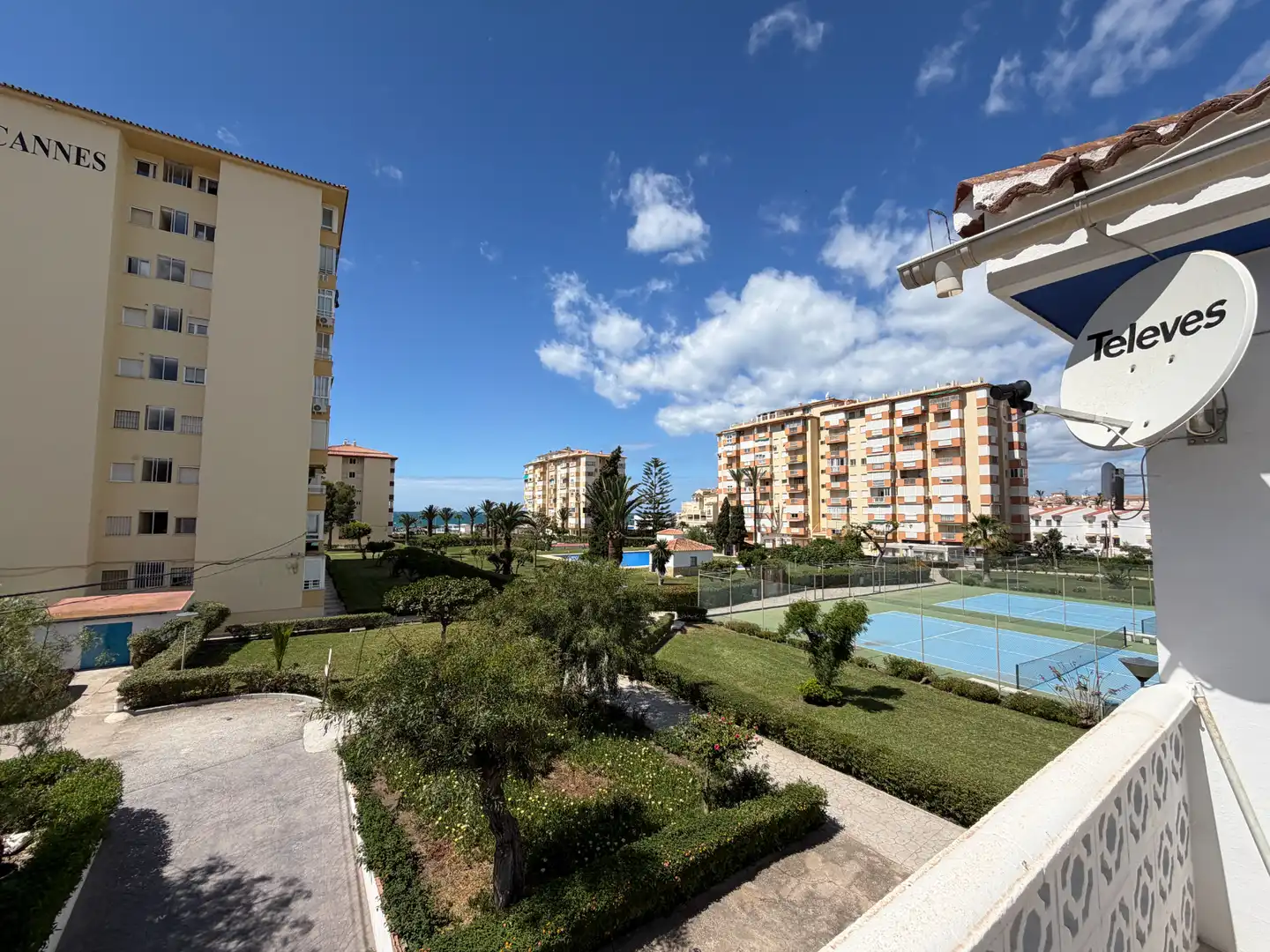 Außenansicht von Wohnung zum Verkauf in Torrox mit Terrasse, Möbliert und Gemeinschaftspool