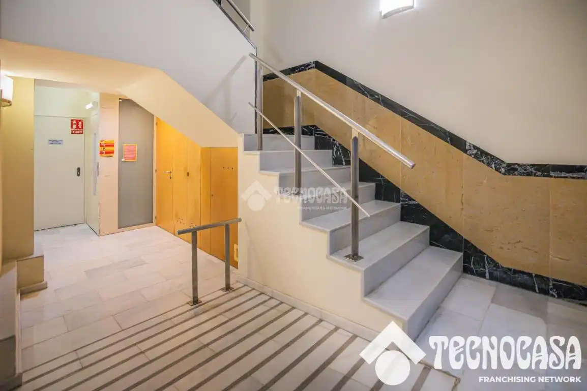 Piso en venta en Barcelona con Calefacción y Balcón