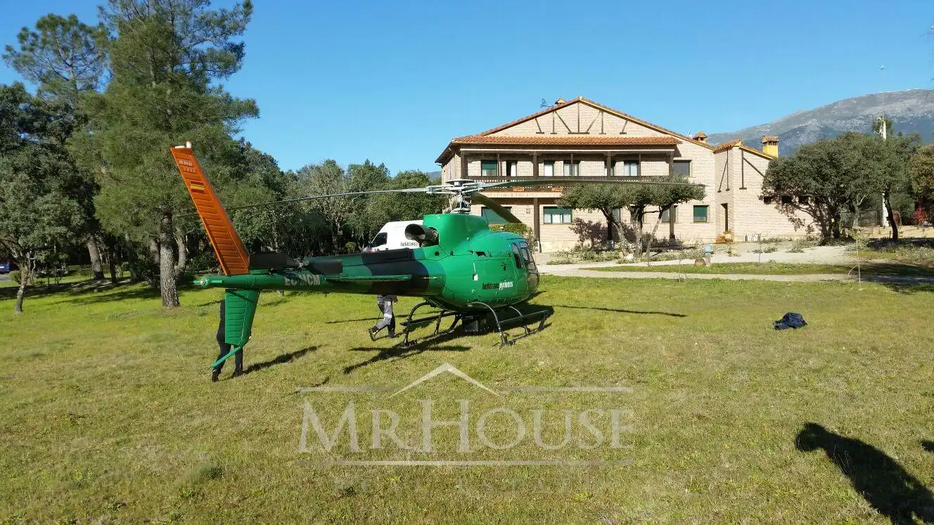 Vista exterior de Finca rústica en venta en Casavieja con Aire acondicionado, Calefacción y Jardín privado