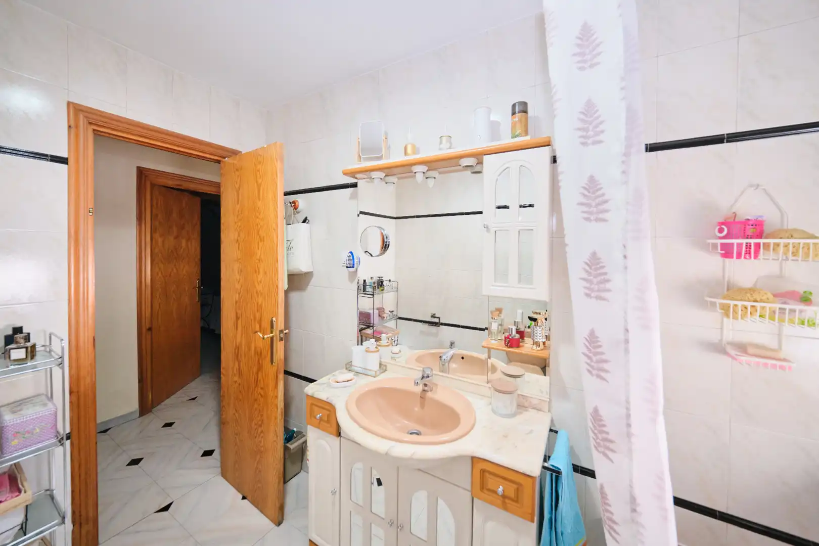 Baño de Piso en venta en Granada con Aire acondicionado y Amueblado