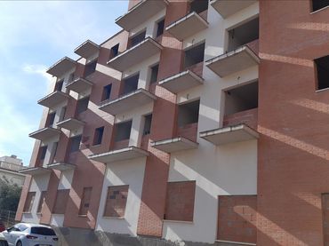 Wohngebäude mit Aufzug zum Verkauf in Carrer del Raval 7