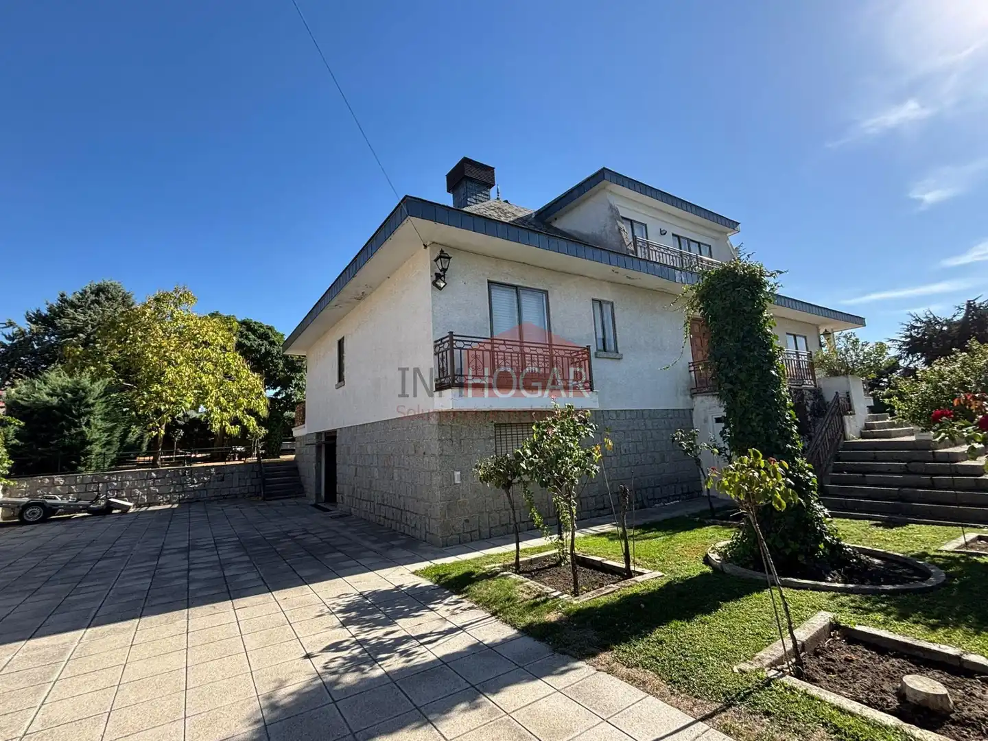 Vista exterior de Casa o xalet en venda en Ávila amb Calefacció, Jardí privat i Traster
