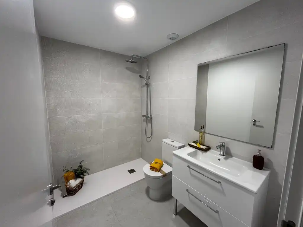 Baño de Ático en venta en Benalmádena con Terraza y Piscina comunitaria