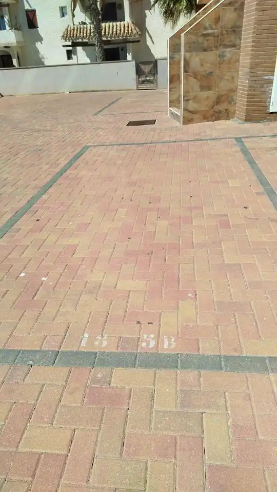 Außenansicht von Wohnungen zum Verkauf in La Manga del Mar Menor mit Heizung, Parkett und Terrasse