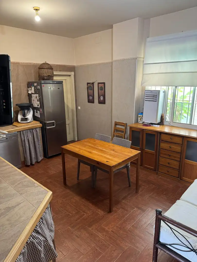 Cuina de Casa o xalet en venda en Villanueva del Río y Minas amb Aire condicionat, Jardí privat i Terrassa