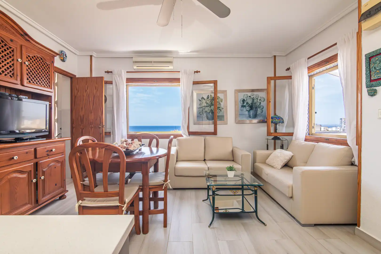Sala de estar de Casa adosada en venta en Santa Pola con Aire acondicionado, Terraza y Amueblado