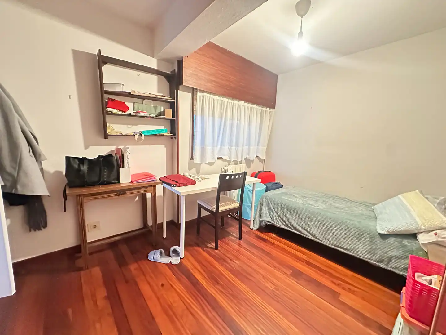 Schlafzimmer von Wohnung zum Verkauf in Santiago de Compostela  mit Heizung und Möbliert