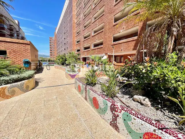 Vista exterior de Apartament en venda en Oropesa del Mar / Orpesa amb Aire condicionat, Jardí privat i Terrassa