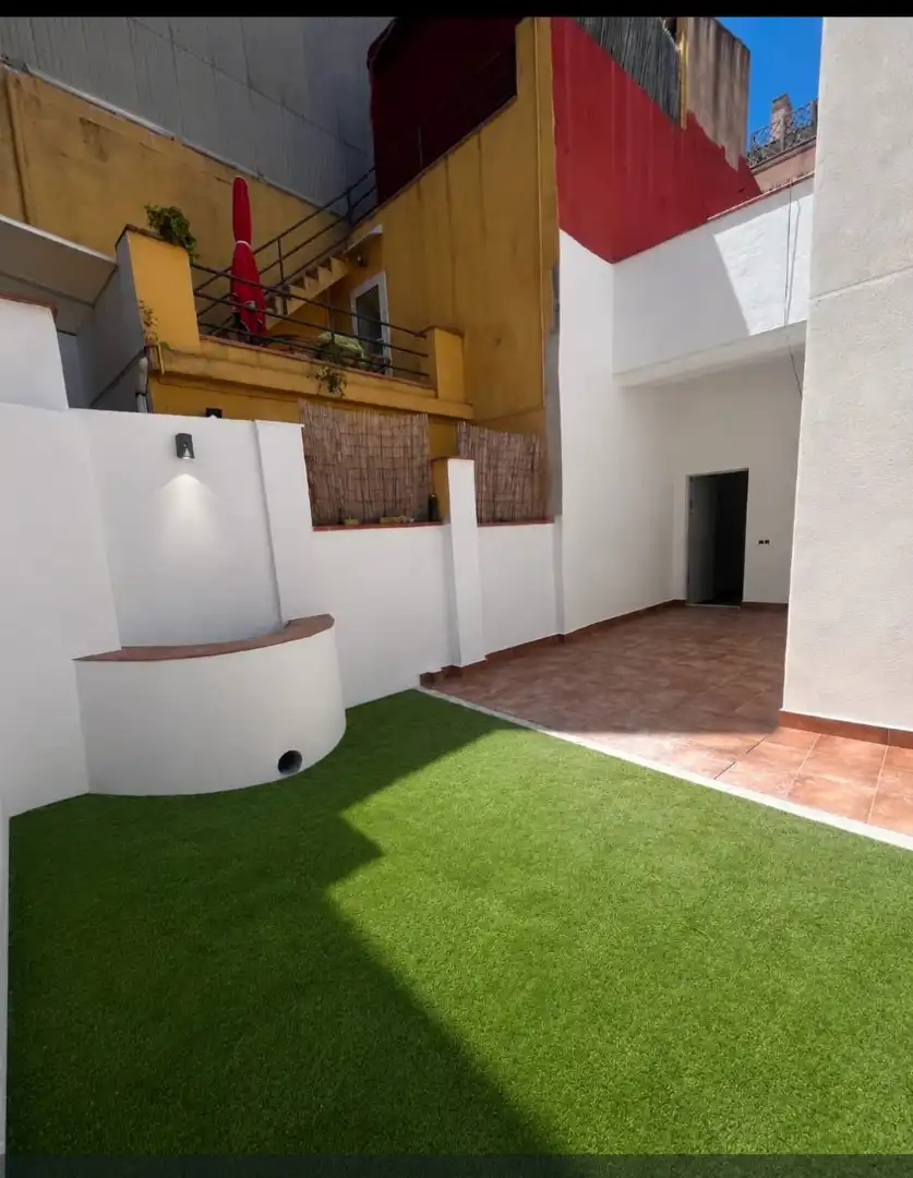 House with terrace for sale in Carrer Bonaire