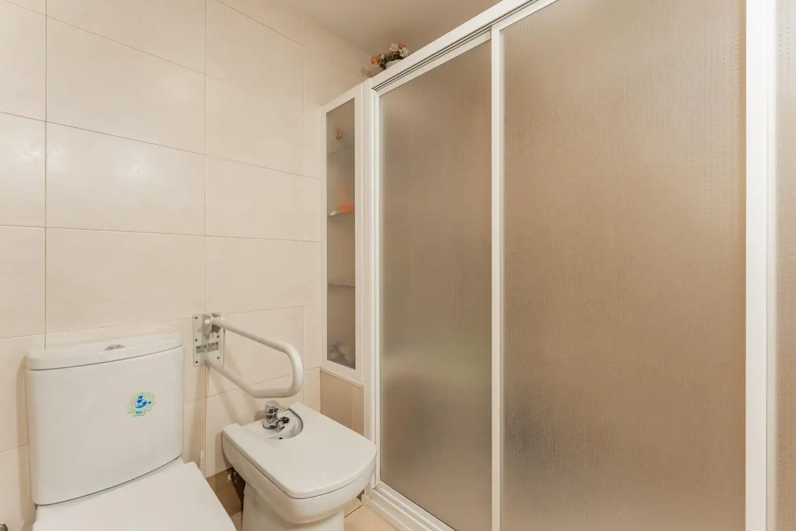 Bany de Dúplex en venda en Martorelles, Barcelona