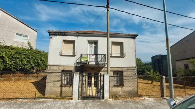 Casa-chalet en Venta en Avenida dos Milagros, 33 en Maceda