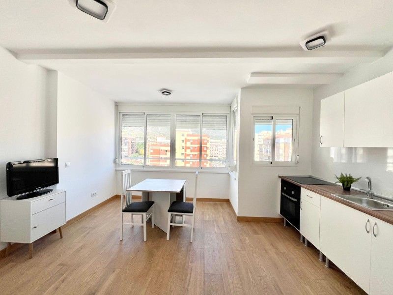 Dormitori de Pis en venda en Torremolinos amb Aire condicionat, Parquet i Piscina