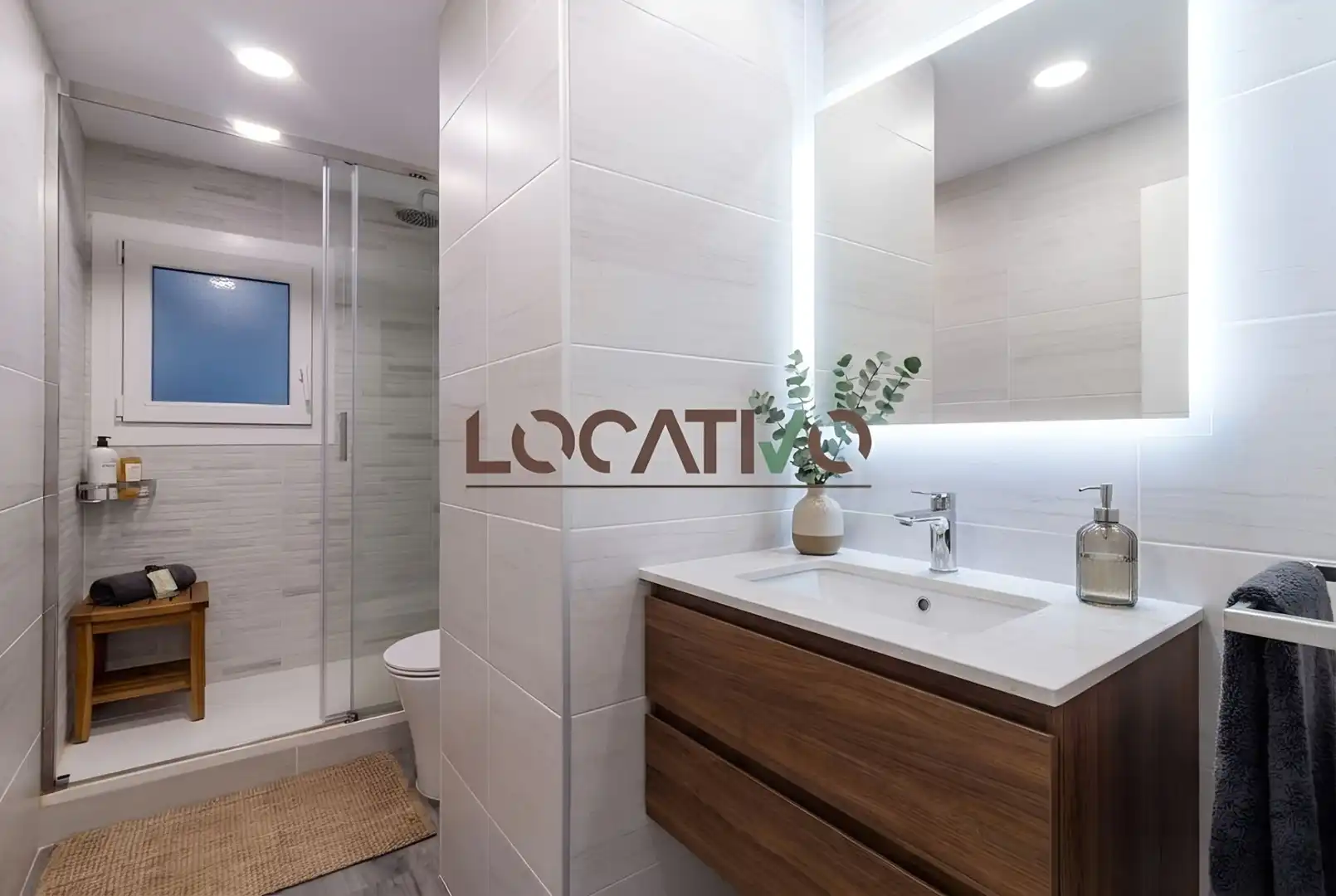 Bathroom of Duplexes for sale in Madrid  with Heating and Terrace