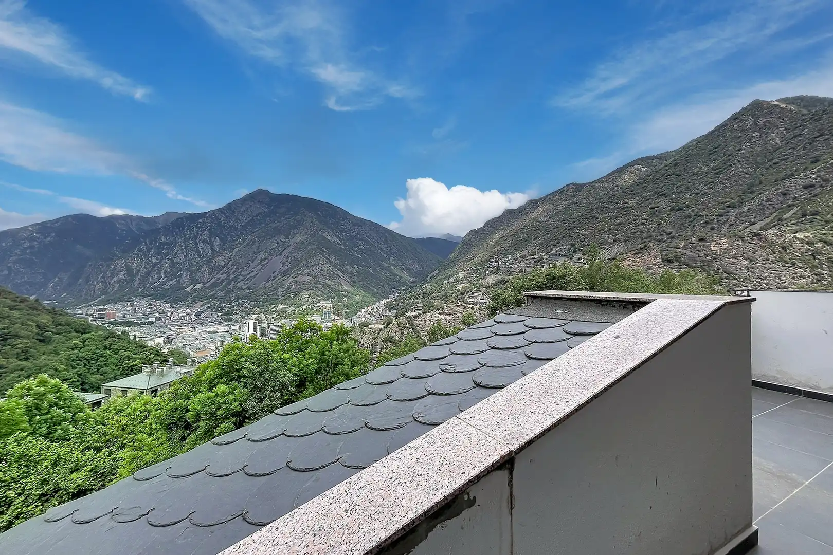 Außenansicht von Haus oder Chalet zur Miete in Escaldes – Engordany mit Heizung, Privatgarten und Parkett