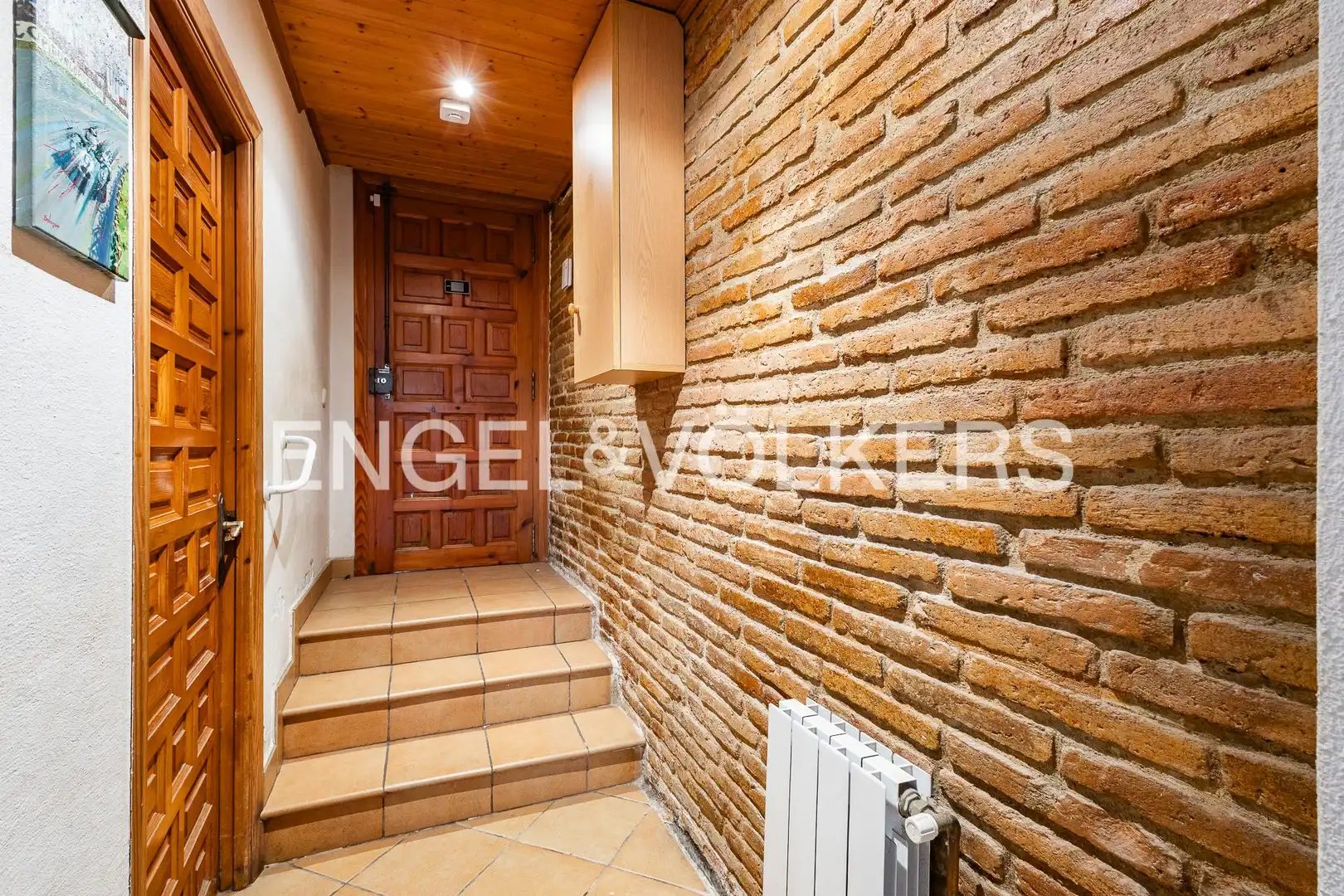 Einfamilien-Reihenhaus zum Verkauf in Barcelona mit Klimaanlage, Heizung und Privatgarten