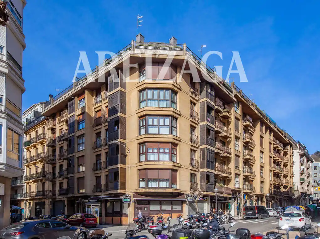 Exterior view of Flat for sale in Donostia - San Sebastián   with Heating