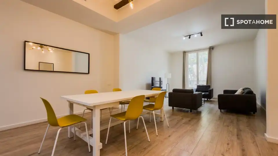 Flat with terrace to rent in Ciutat Vella, imagen 4