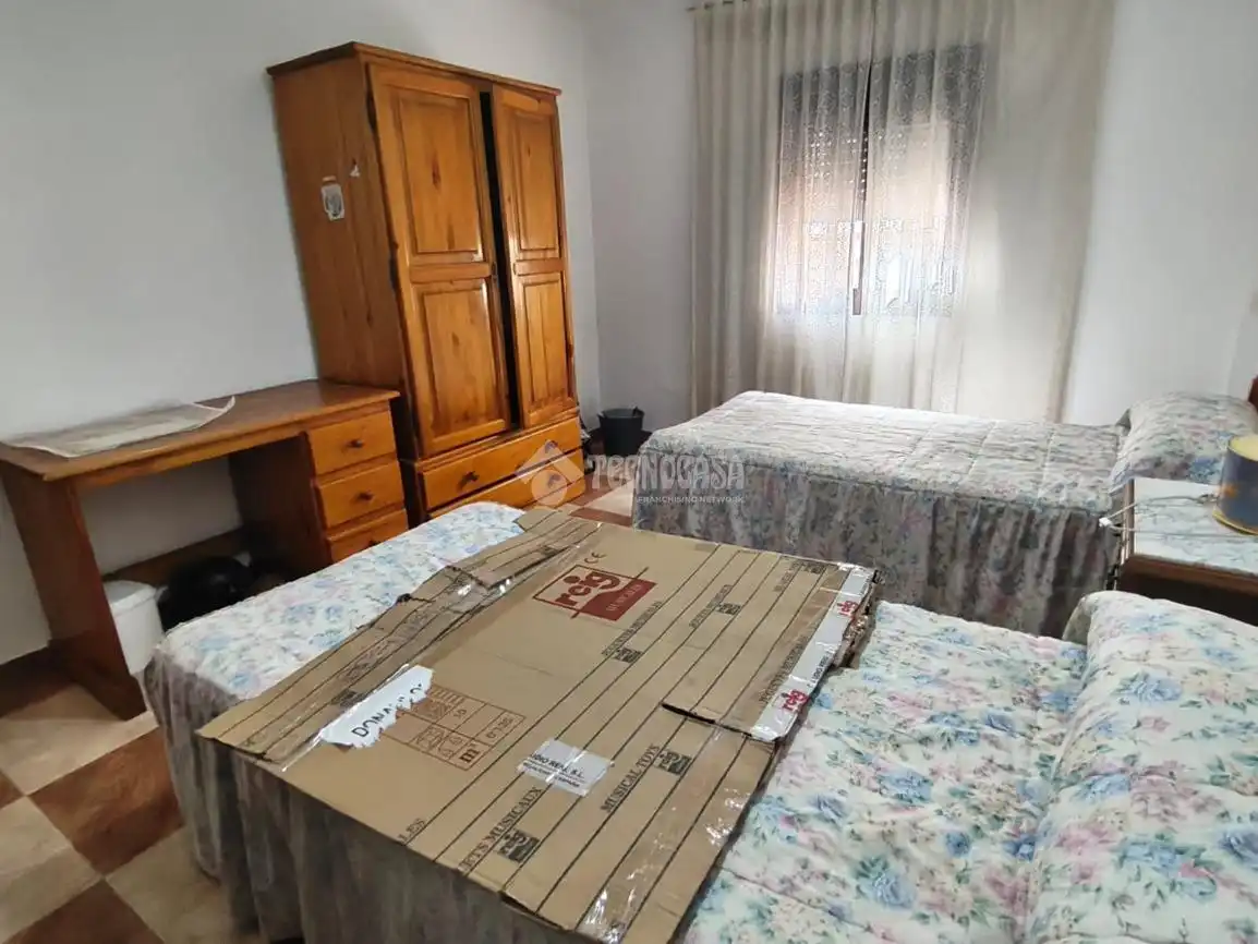 Dormitori de Casa adosada en venda en La Carolina amb Moblat
