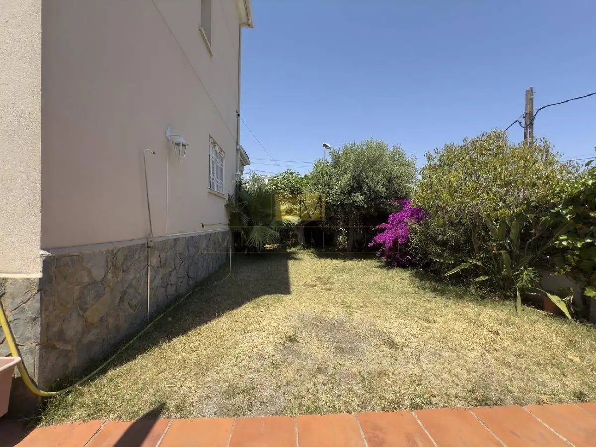 Jardí de Casa o xalet en venda en Sant Pere de Ribes amb Aire condicionat, Calefacció i Jardí privat